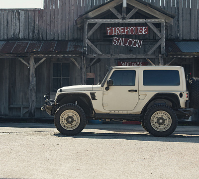 Фото дисков Black Rhino ARMORY на Jeep Wrangler III (JK)