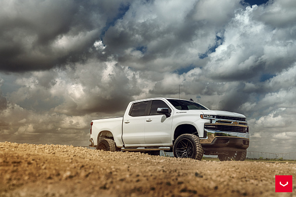 Фото дисков Vossen HF6-5 Черный глянец на Chevrolet Silverado IV