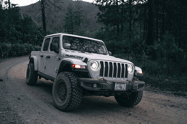 Фото дисков Black Rhino ARSENAL Черный сатин на Jeep Gladiator II (JT)
