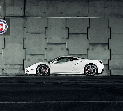 Фото дисков HRE P101 на Ferrari 488