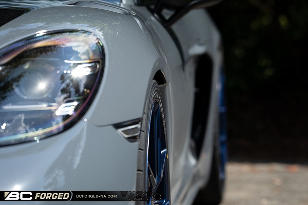 Фото дисков BC Forged ACL51 Синий сатин на Porsche Cayman II