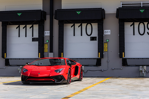 Фото дисков Strasse Wheels SM5R Deep Concave FS Другой цвет на Lamborghini Aventador