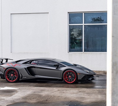 Фото дисков Strasse Wheels SV10-RS Performance на Lamborghini Aventador