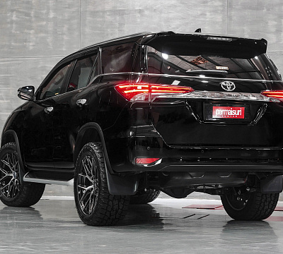 Фото дисков Vossen HF6-4 на Toyota Fortuner II