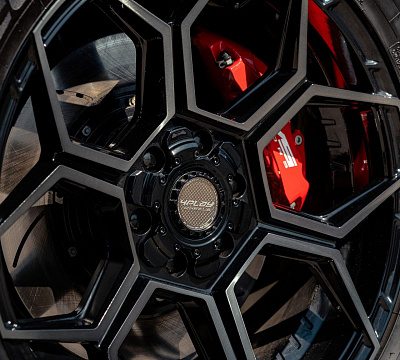 Фото дисков 4PLAY 4PS26 на Tesla Cybertruck
