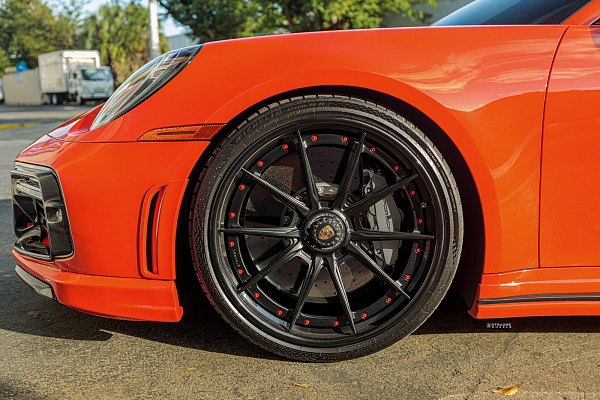 Фото дисков Strasse Wheels SV10 Deep Concave Duoblock Черный сатин на Porsche 911 VIII