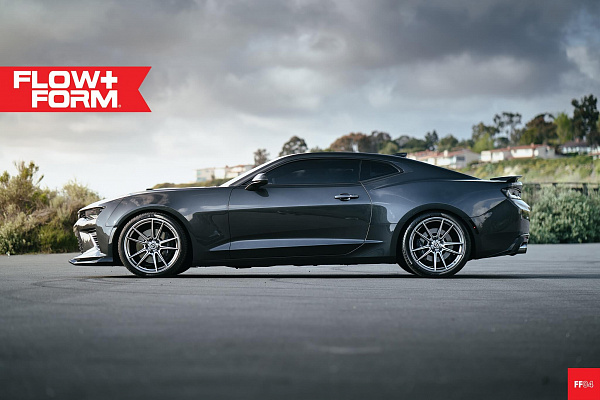 Фото дисков HRE FF04 Серебро на Chevrolet Camaro VI