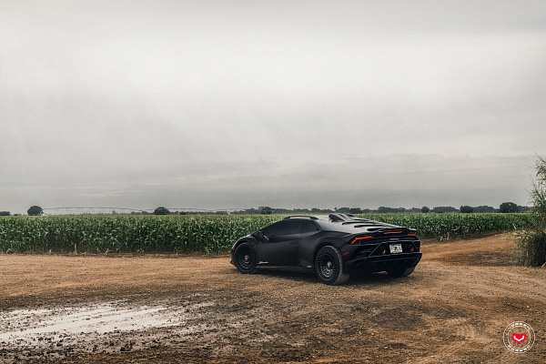 Фото дисков Vossen LC3-13T Черный глянец на Lamborghini Huracan