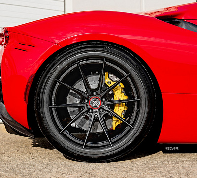 Фото дисков Savini SV10 на Ferrari SF90