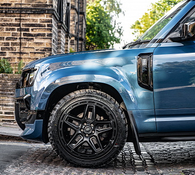 Фото дисков Kahn G06 на Land Rover Defender II