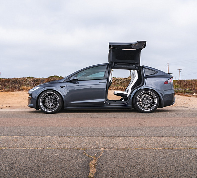 Фото дисков Anrky AN39 на Tesla Model X
