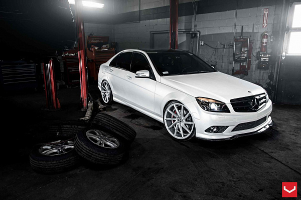 Фото дисков Vossen CVT Серебро на Mercedes-Benz C-Class (W204)