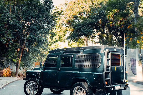 Фото дисков HRE HD188 Глянцевый тонированный лак на Land Rover Defender I