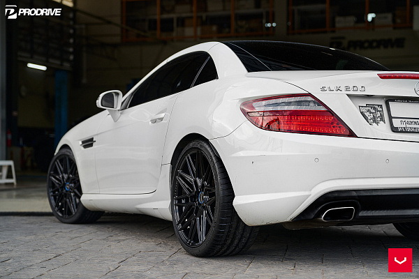 Фото дисков Vossen HF-7 Черный глянец на Mercedes-Benz SLK (R172)