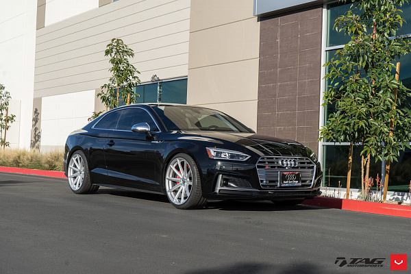 Фото дисков Vossen VFS-10 Серебро на Audi A/S/RS 5 (F5)