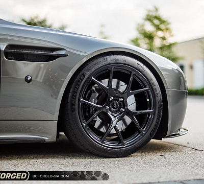Фото дисков BC Forged RZ05 на Aston Martin Vantage 3