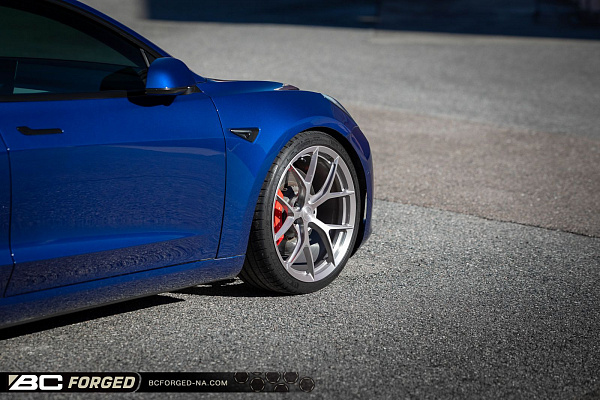 Фото дисков BC Forged KL01 Глянцевый тонированный лак на Tesla Model 3