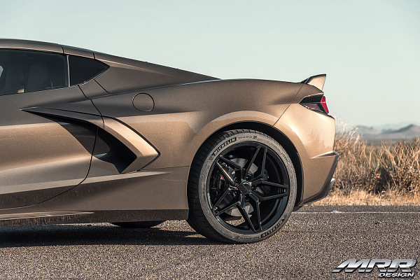 Фото дисков MRR M755 Черный глянец на Chevrolet Corvette C8