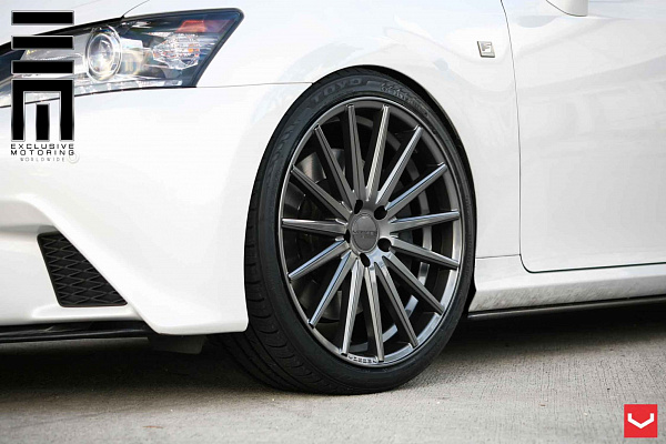 Фото дисков Vossen VFS-2 Глянцевый графит на Lexus GS IV