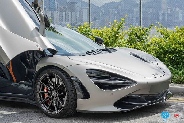 Фото дисков Vossen EVO-2R Черный глянец на McLaren 720S