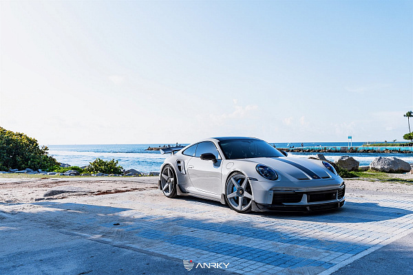Фото дисков Anrky RS5.2 Белый глянец на Porsche 911 VIII