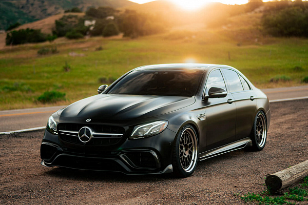 Фото дисков HRE 300 Сатиновая бронза на Mercedes-Benz E-Class (W213, S213, C238)