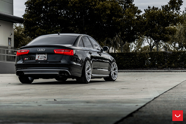 Фото дисков Vossen VFS-6 Серебро на Audi A/RS 6 (C7)