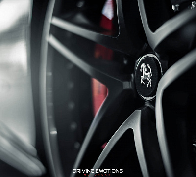 Фото дисков HRE S207 на Ferrari F12