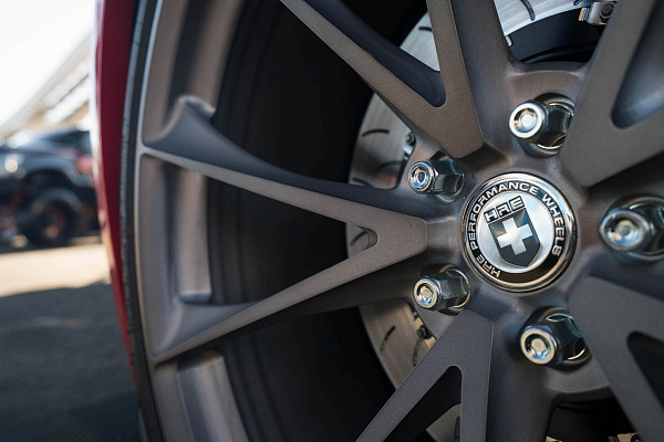 Фото дисков HRE P204 Сатиновый темный лак на Ford Mustang VI