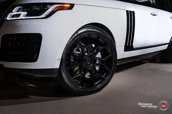 Фото дисков Vossen UV-4 Черный глянец на Land Rover Range Rover IV
