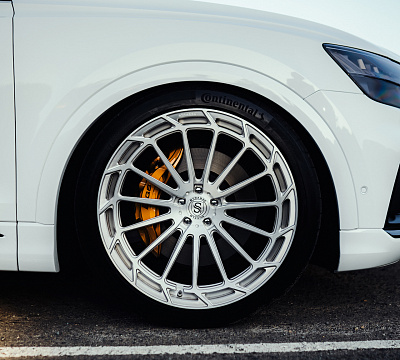 Фото дисков Strasse Wheels SV15FF Deep Concave Duoblock на Audi Q8