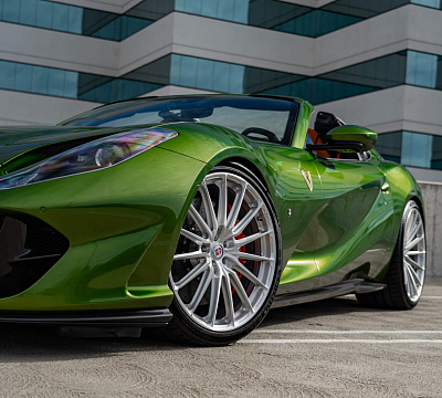 Фото дисков HRE P103SC на Ferrari 812