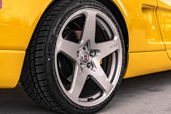 Фото дисков HRE 527M Серебро на Acura NSX I
