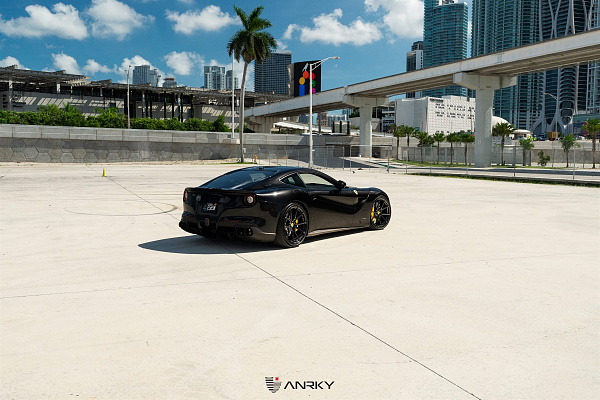 Фото дисков Anrky AN12 Черный глянец на Ferrari F12