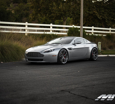 Фото дисков MRR FS06 на Aston Martin Vantage 3