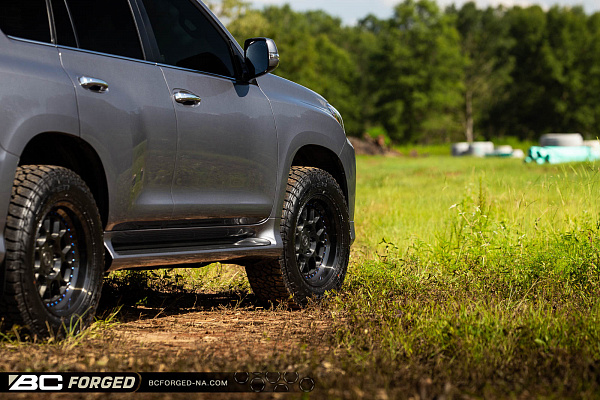 Фото дисков BC Forged LE72 // MLE72 Глянцевый темный лак на Lexus GX II