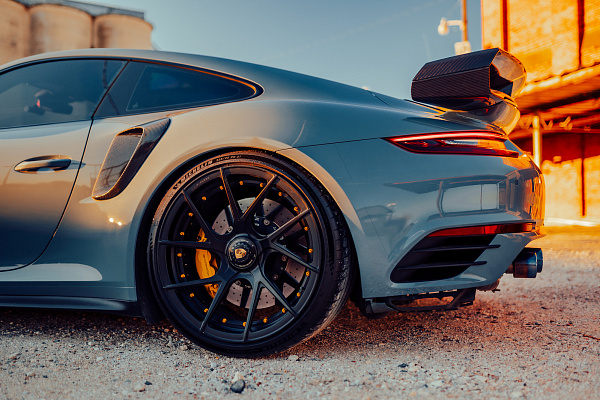Фото дисков Strasse Wheels SM5RT Deep Concave Duoblock Черный сатин на Porsche 911 VII
