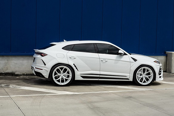 Фото дисков Anrky S2-X0 Белый глянец на Lamborghini Urus