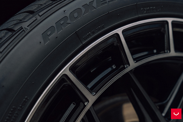Фото дисков Vossen HFX-1 (6-Lug) Черный глянец на Cadillac Escalade V