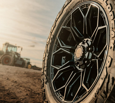 Фото дисков 4PLAY 4P83 на Toyota Tundra III