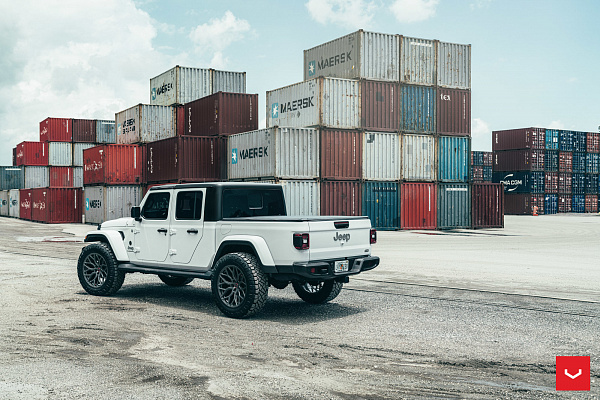 Фото дисков Vossen HF-2 Сатиновый графит на Jeep Gladiator II (JT)