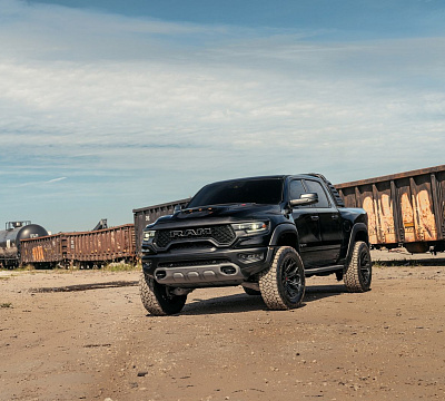 Фото дисков 4PLAY 4P83 на Ram 1500 V