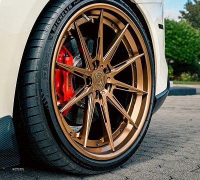 Фото дисков Strasse Wheels SV10-RS Deep Concave FS на Ferrari F12