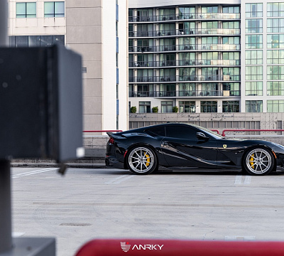 Фото дисков Anrky AN38 на Ferrari 812