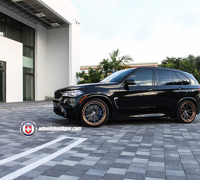 Фото дисков HRE S104 на BMW X5/X5 M (F15/F85)