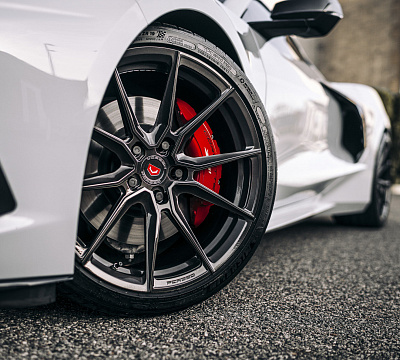 Фото дисков Vossen EVO-2 на Chevrolet Corvette C8
