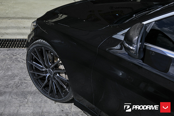 Фото дисков Vossen HF-4T Глянцевый темный лак на Mercedes-Benz C-Class (W205)