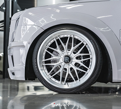 Фото дисков Anrky RS1 на Rolls-Royce Cullinan