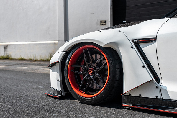Фото дисков Strasse Wheels SV4 Deep Concave FS Другой цвет на Nissan GT-R