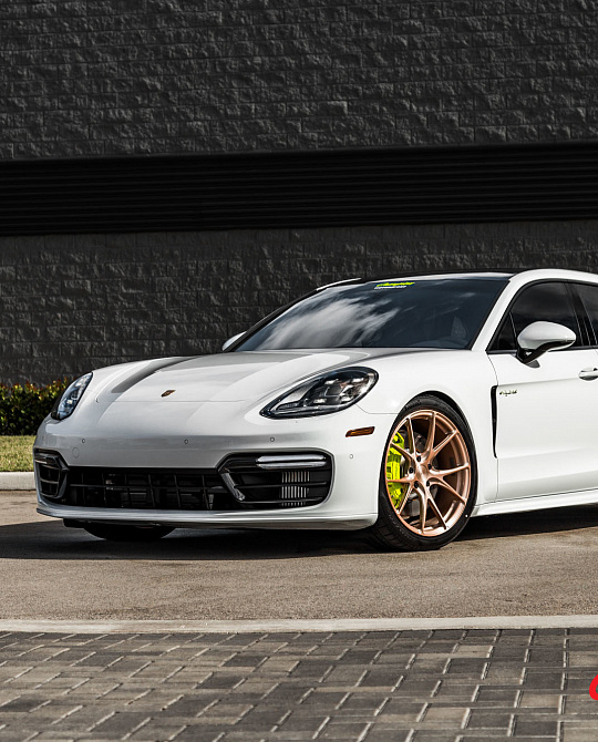 Фото дисков RS74 Глянцевая медь на Porsche Panamera II